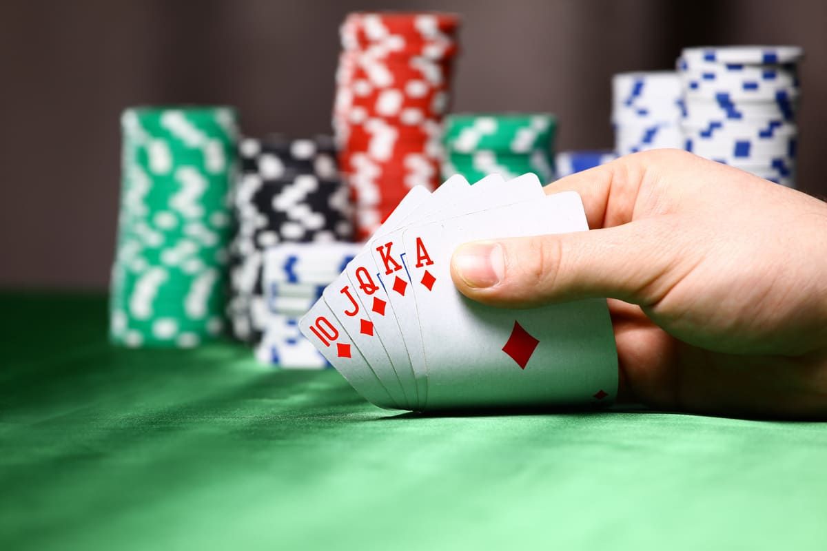 What Is a Royal Flush? Complete Guide To The Best Poker Hand | Natural8