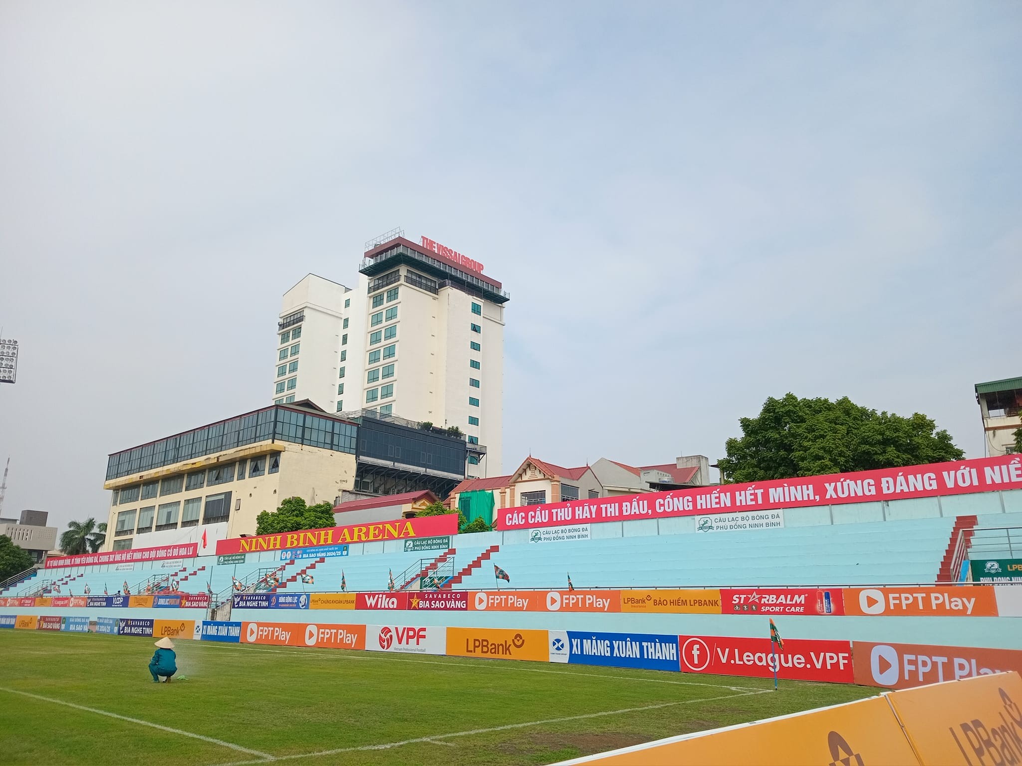 Phù Đổng Ninh Bình đổi tên sân theo kiểu "lạ tai", CĐV sẵn sàng mở hội