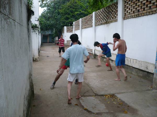 Tìm hiểu thông tin về bóng đá đường phố là gì?