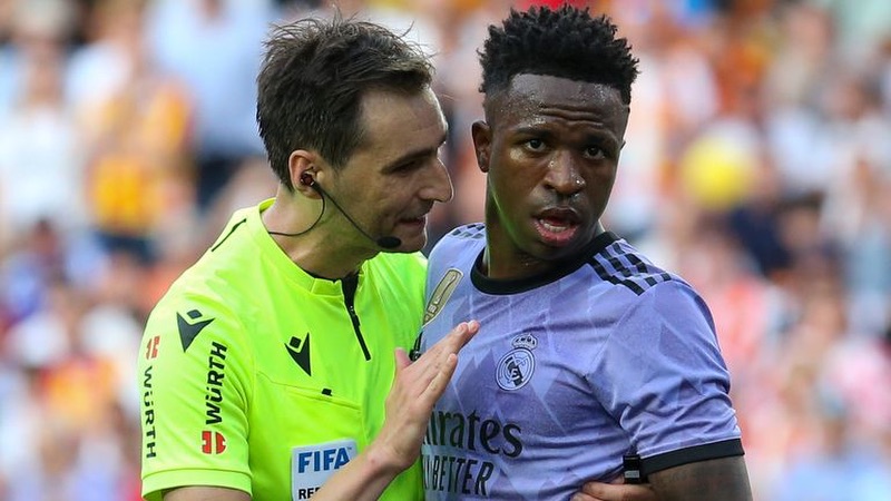 Bên cạnh tài năng thì cầu thủ Vinicius Junior cũng luôn mang đến những tranh cãi Vinicius Junior và những tranh cãi trên sân